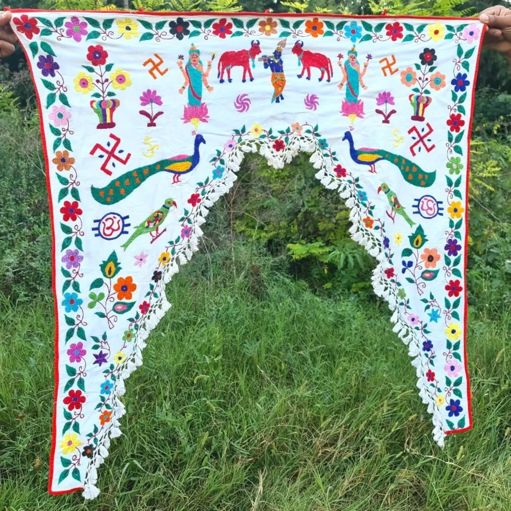 🧵 Indian Toran Vintage Handmade Embroidered Floral Tassels welcome door hanging